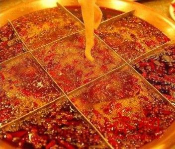 重慶火鍋底料，火鍋麻辣燙，其實(shí)我們不一樣