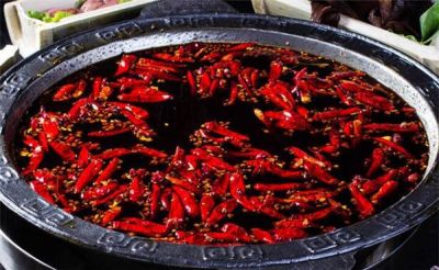 牛油火鍋底料有哪幾種？火鍋店里采購牛油火鍋底料是應(yīng)該如何選擇？