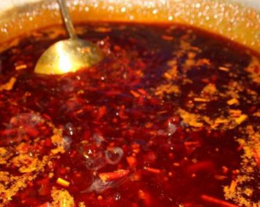 判斷麻辣火鍋底料質(zhì)量好壞的標(biāo)準(zhǔn)是什么？