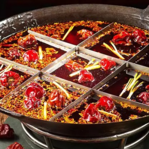 揭秘：火鍋店牛油紅油，有何獨(dú)特風(fēng)味秘密？